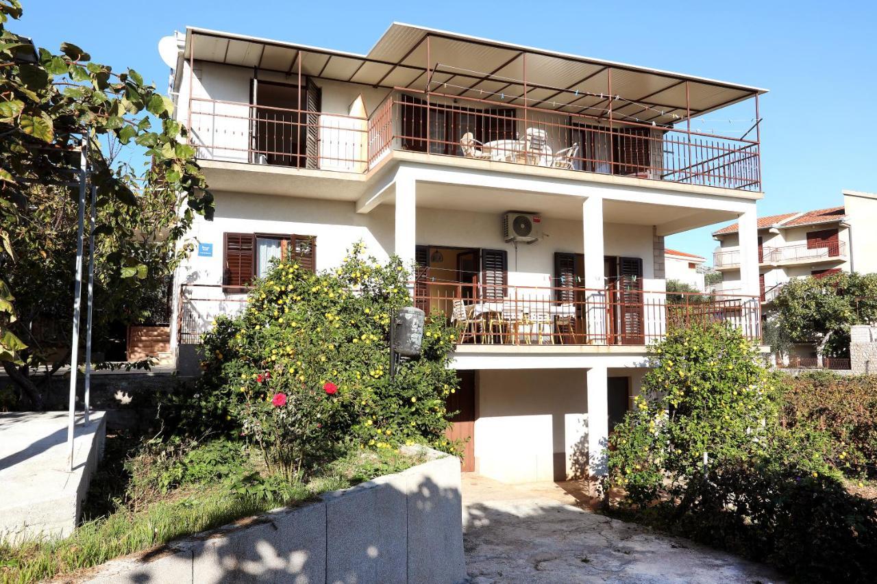 Apartman Gilan Seget Vranjica Bagian luar foto