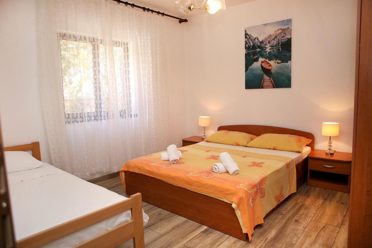 Apartman Gilan Seget Vranjica Bagian luar foto