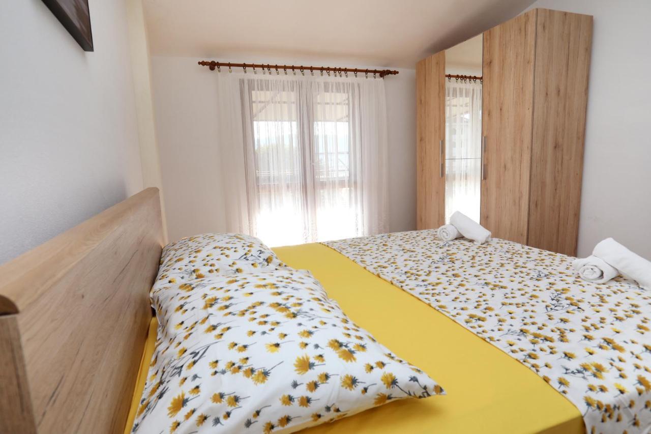 Apartman Gilan Seget Vranjica Bagian luar foto