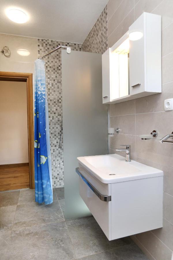 Apartman Gilan Seget Vranjica Bagian luar foto