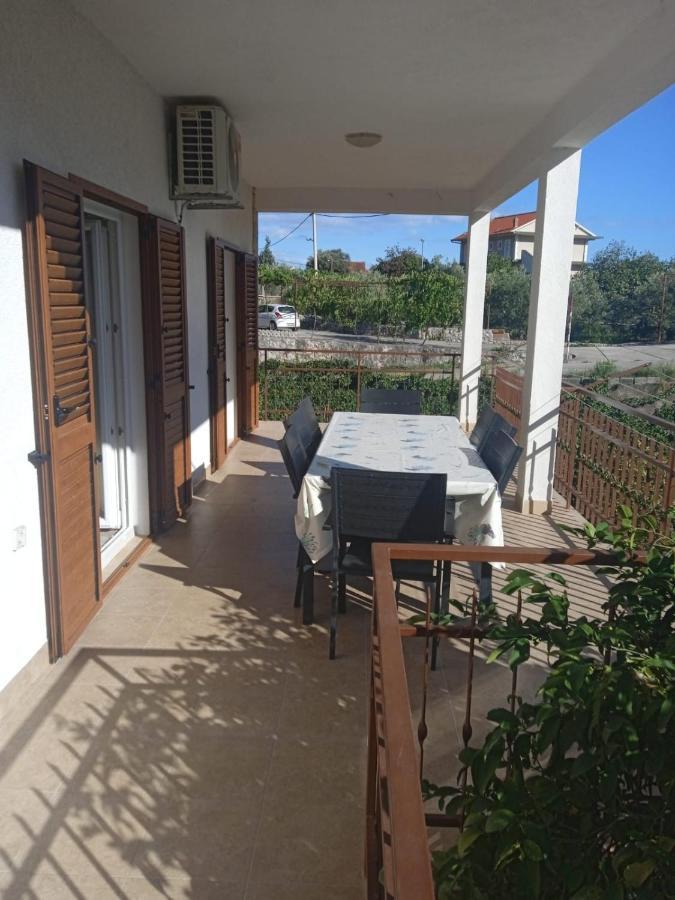 Apartman Gilan Seget Vranjica Bagian luar foto